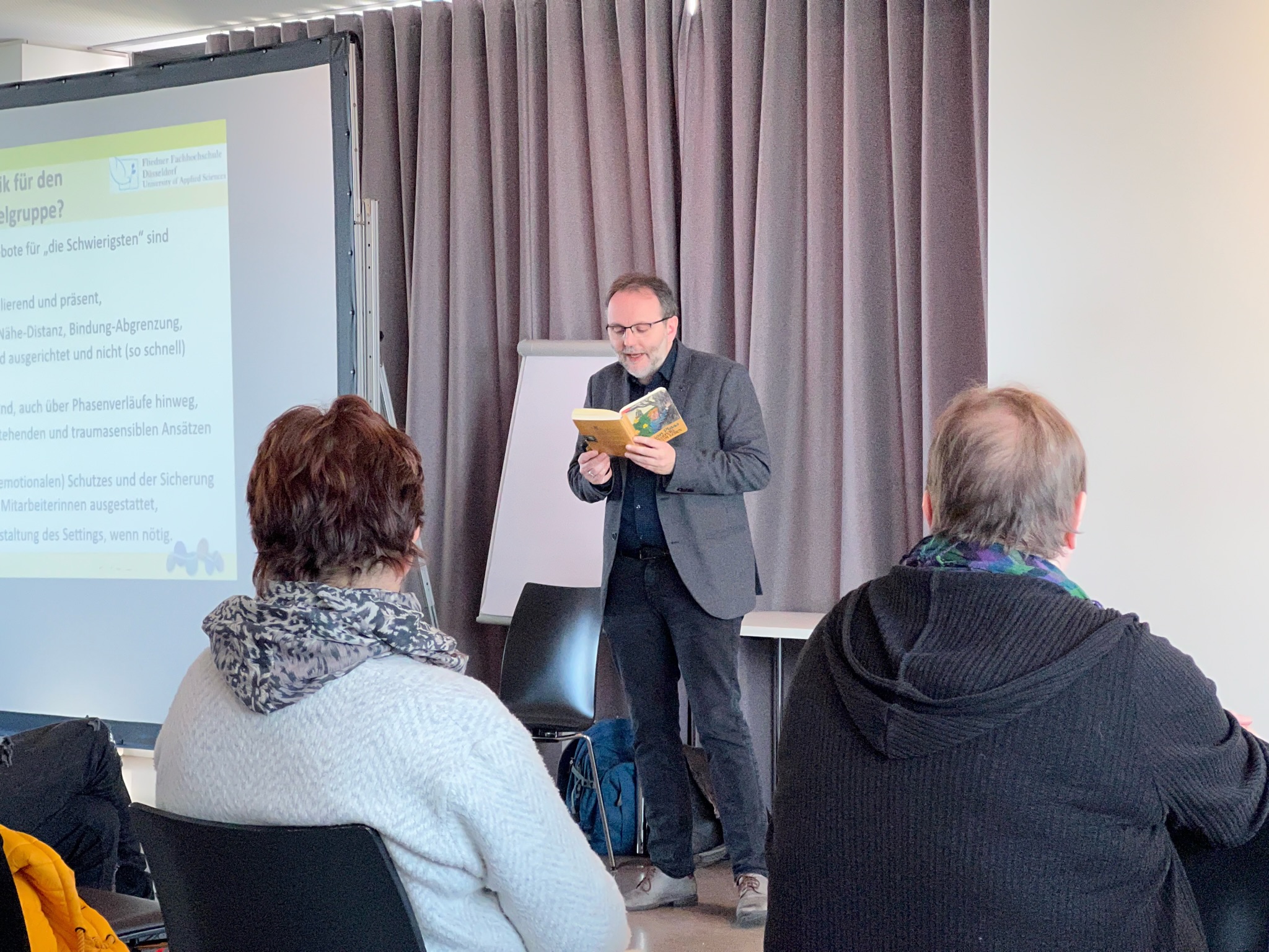 Prof. Dr. Menno Baumann in der Schule am Meer Prof. Dr. Menno Baumann in der Schule am Meer
